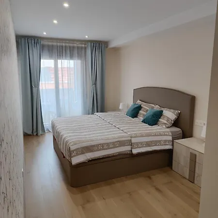 Schoene Mit Pool Und Parking, 50m Zum Strand, Spanien * Torrevieja