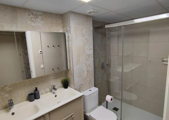 Schoene Mit Pool Und Parking, 50m Zum Strand, Spanien *