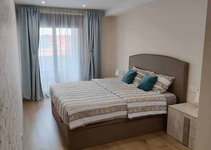 Schoene Mit Pool Und Parking, 50m Zum Strand, Spanien * Torrevieja