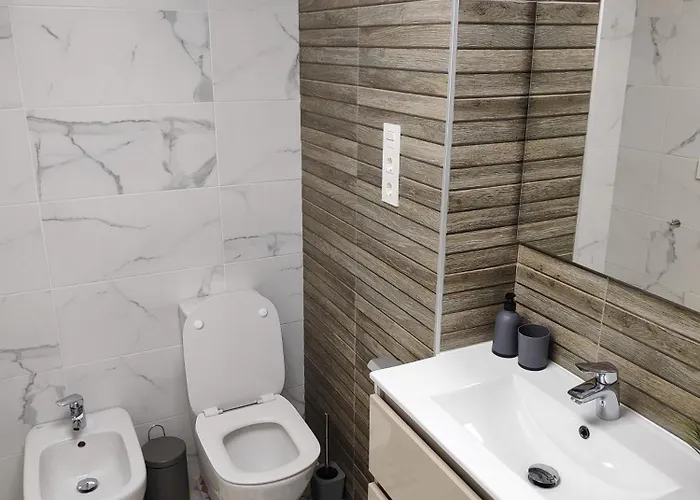 Schoene Mit Pool Und Parking, 50m Zum Strand, Spanien