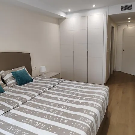 Schoene Mit Pool Und Parking, 50m Zum Strand, Spanien 아파트