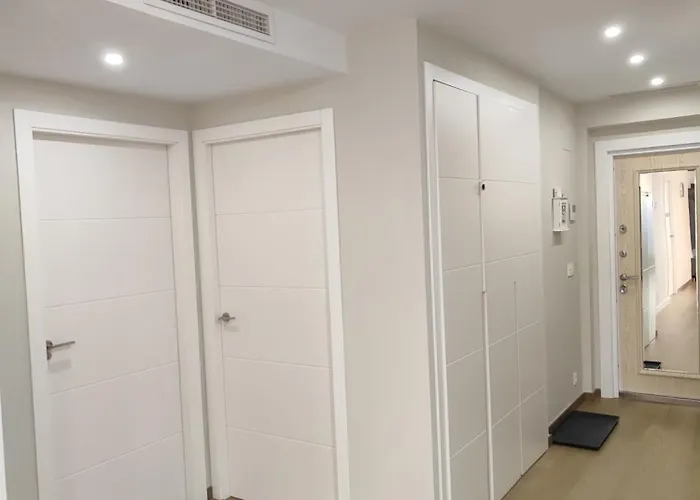 Schoene Mit Pool Und Parking, 50m Zum Strand, Spanien * Torrevieja