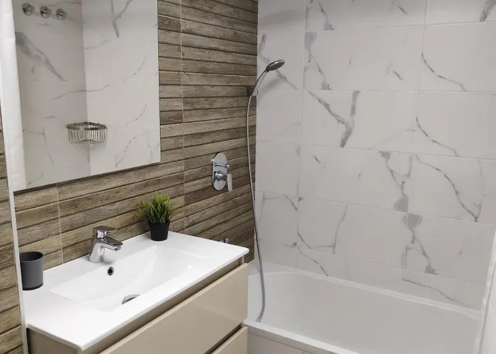 Schoene Mit Pool Und Parking, 50m Zum Strand, Spanien * Torrevieja