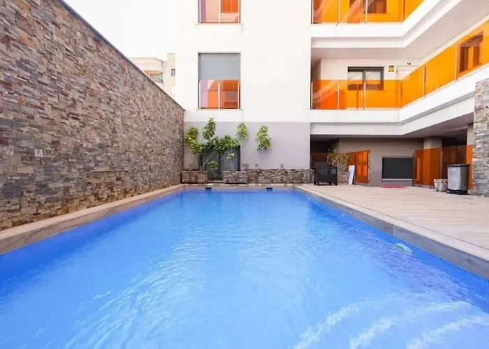 Schoene Mit Pool Und Parking, 50m Zum Strand, Spanien Torrevieja